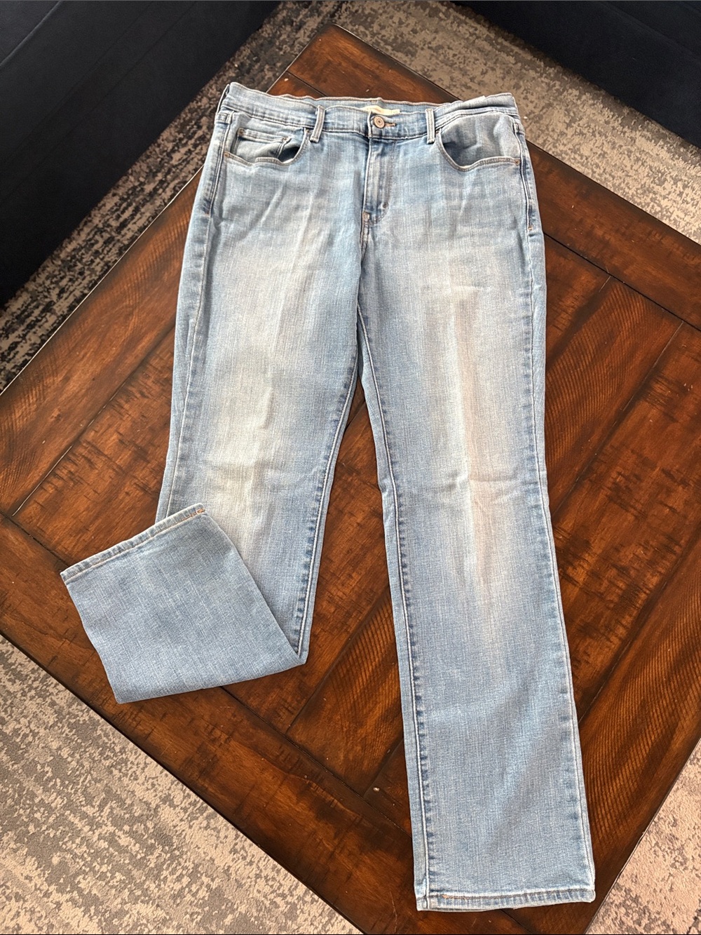 Levi’s: Light Wash Women’s Straight Leg Jeans